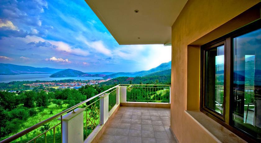Enastron View Hotel Kastoria Exterior photo